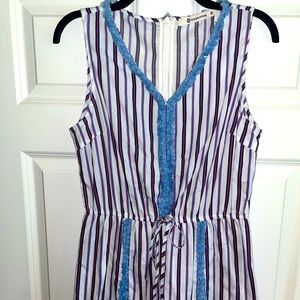Sleeveless maxi dress with slits in the front